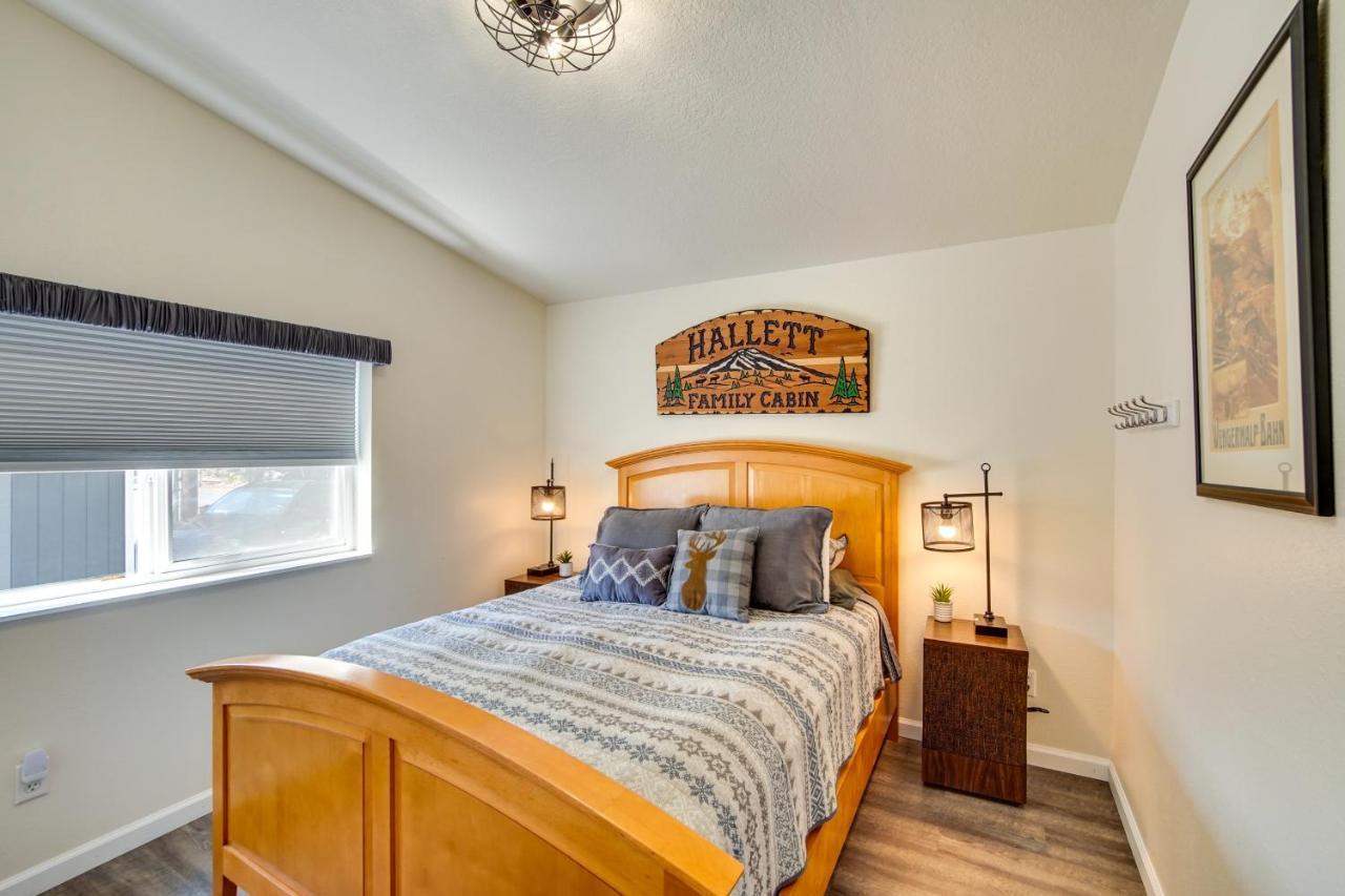 Riverfront Home With Deck, Near Mount Rainier! Пакууд Екстериор снимка